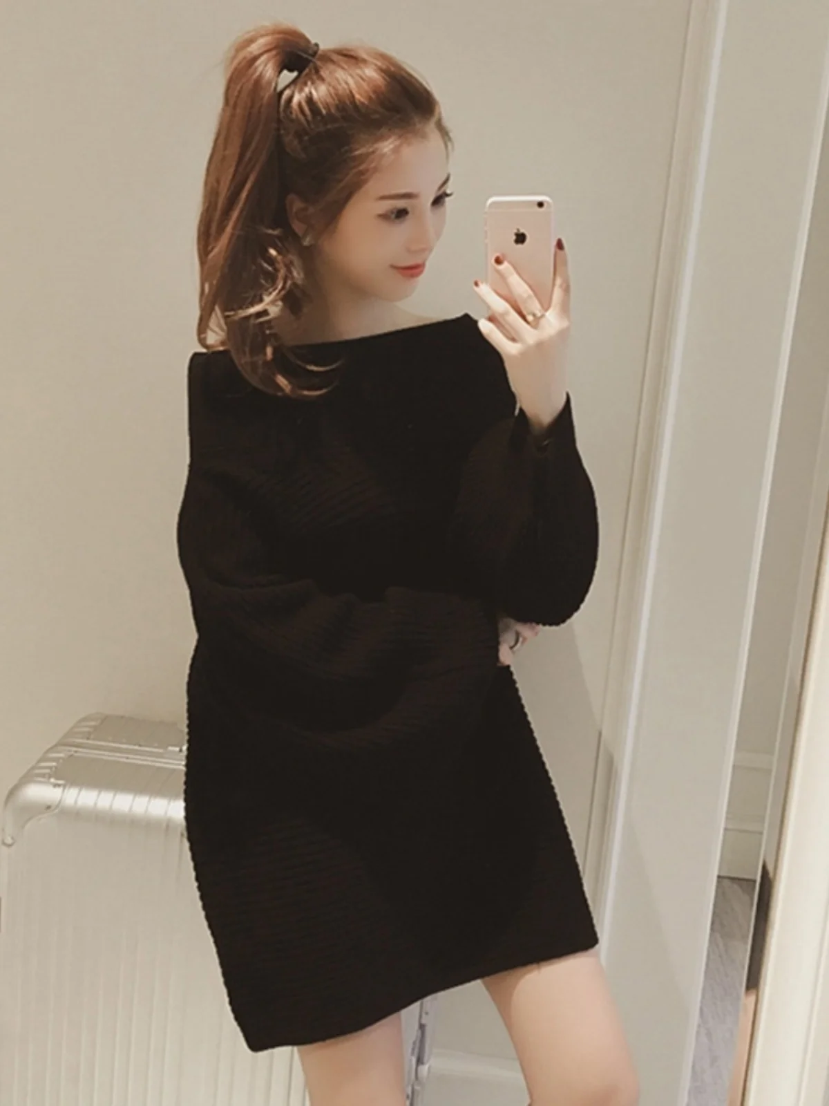 Женский утепленный вязаный свитер средней длины с открытыми плечами, свободного кроя, в корейском стиле, на одно плечо, для повседневной носки, зимний
Женский утепленный вязаный свитер средней длины с открытыми плечами, свободного кроя, в корейском стиле, на одно плечо, для повседневной носки, зимний