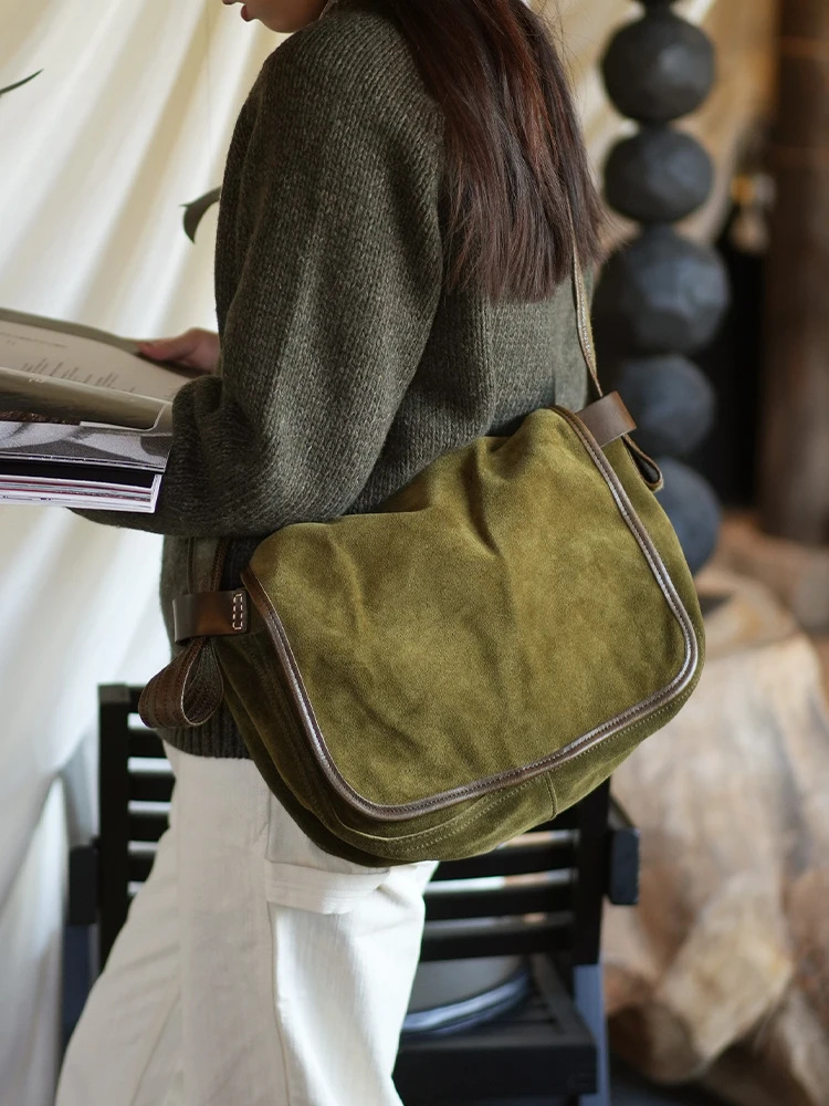 Simple vintage luxury vegetable tanned cowhide men women's large-capacity messenger bag travel work genuine leather shoulder bag
Simple vintage luxury vegetable tanned cowhide men women's large-capacity messenger bag travel work genuine leather shoulder bag