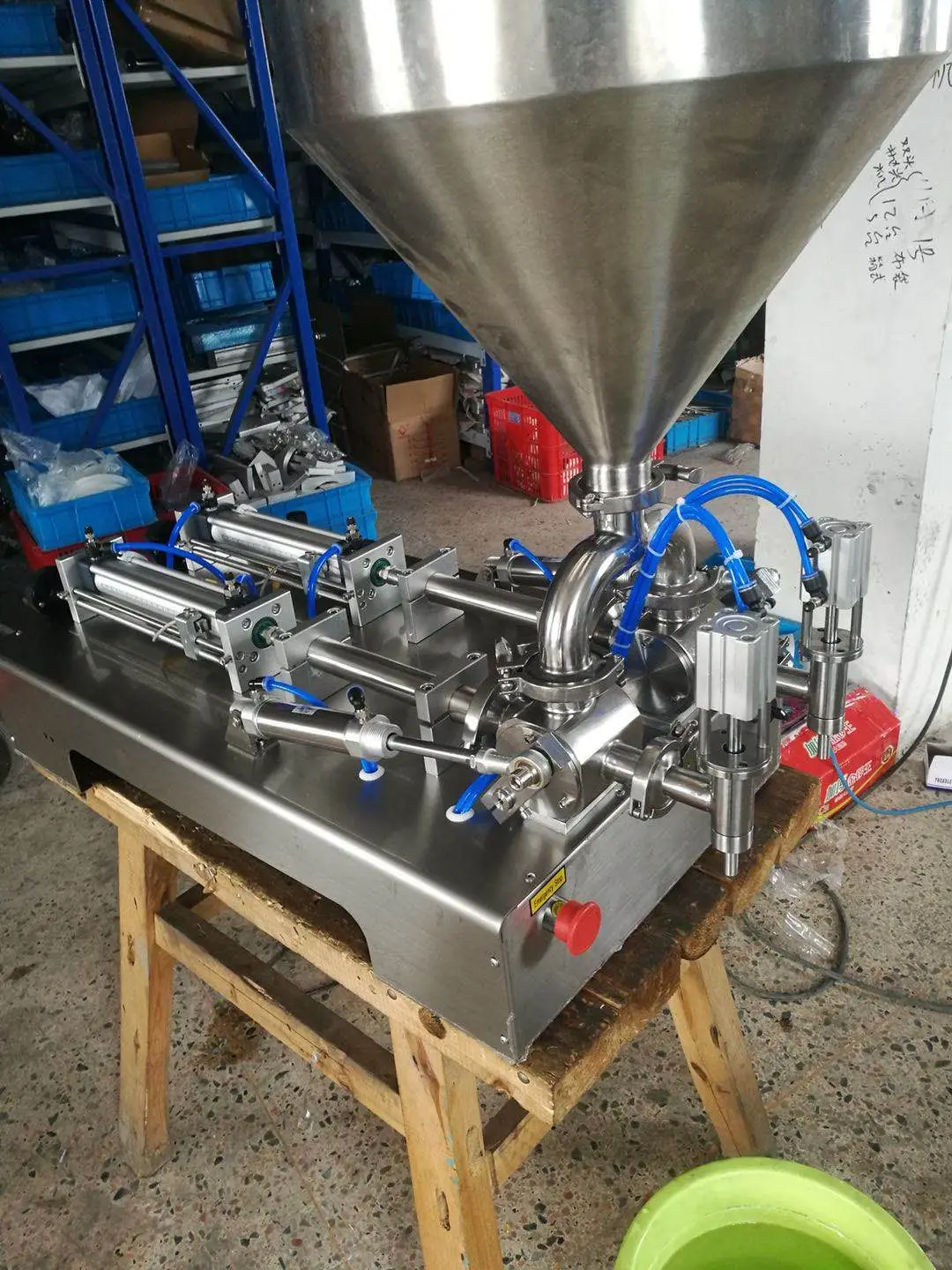 Pneumatic Liquid Paste Filling Machine
