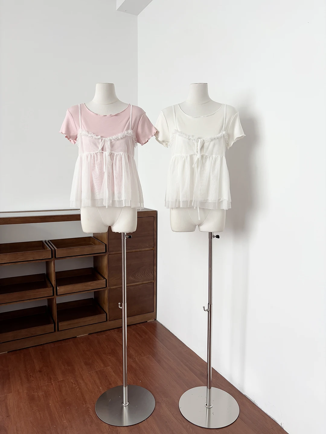 Sweet Style Wooden Ruffle Strap Lace Overlay Tank Top Women Summer Two-Piece Set Youthful Ensemble Polyester Fiber Short...
Sweet Style Wooden Ruffle Strap Lace Overlay Tank Top Women Summer Two-Piece Set Youthful Ensemble Polyester Fiber Short...