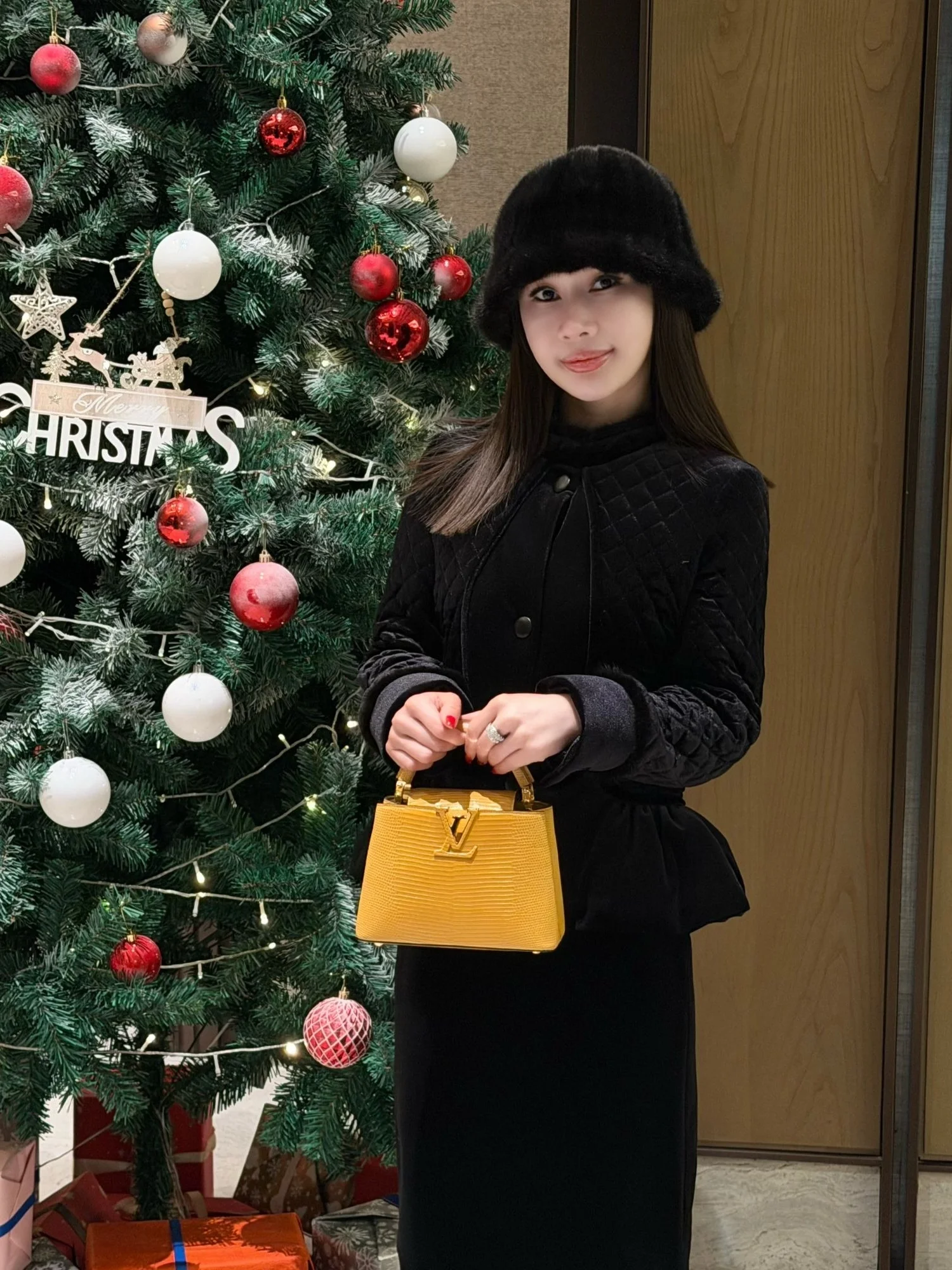 Женская приталенная бархатная пуховая куртка с ромбовидным узором, теплая зимняя верхняя одежда с длинными рукавами для танцев
Женская приталенная бархатная пуховая куртка с ромбовидным узором, теплая зимняя верхняя одежда с длинными рукавами для танцев