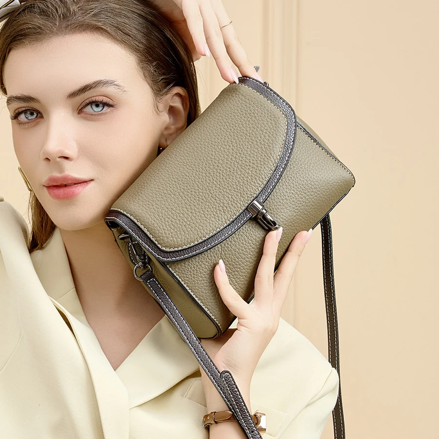 New Women's Niche Genuine Leather Small Square Bag, First-Layer Cowhide Versatile Shoulder Bag, High-End Water-Repellent Crossbody Bag, Fashionable Simple Casual Bag
New Women's Niche Genuine Leather Small Square Bag, First-Layer Cowhide Versatile Shoulder Bag, High-End Water-Repellent Crossbody Bag, Fashionable Simple Casual Bag