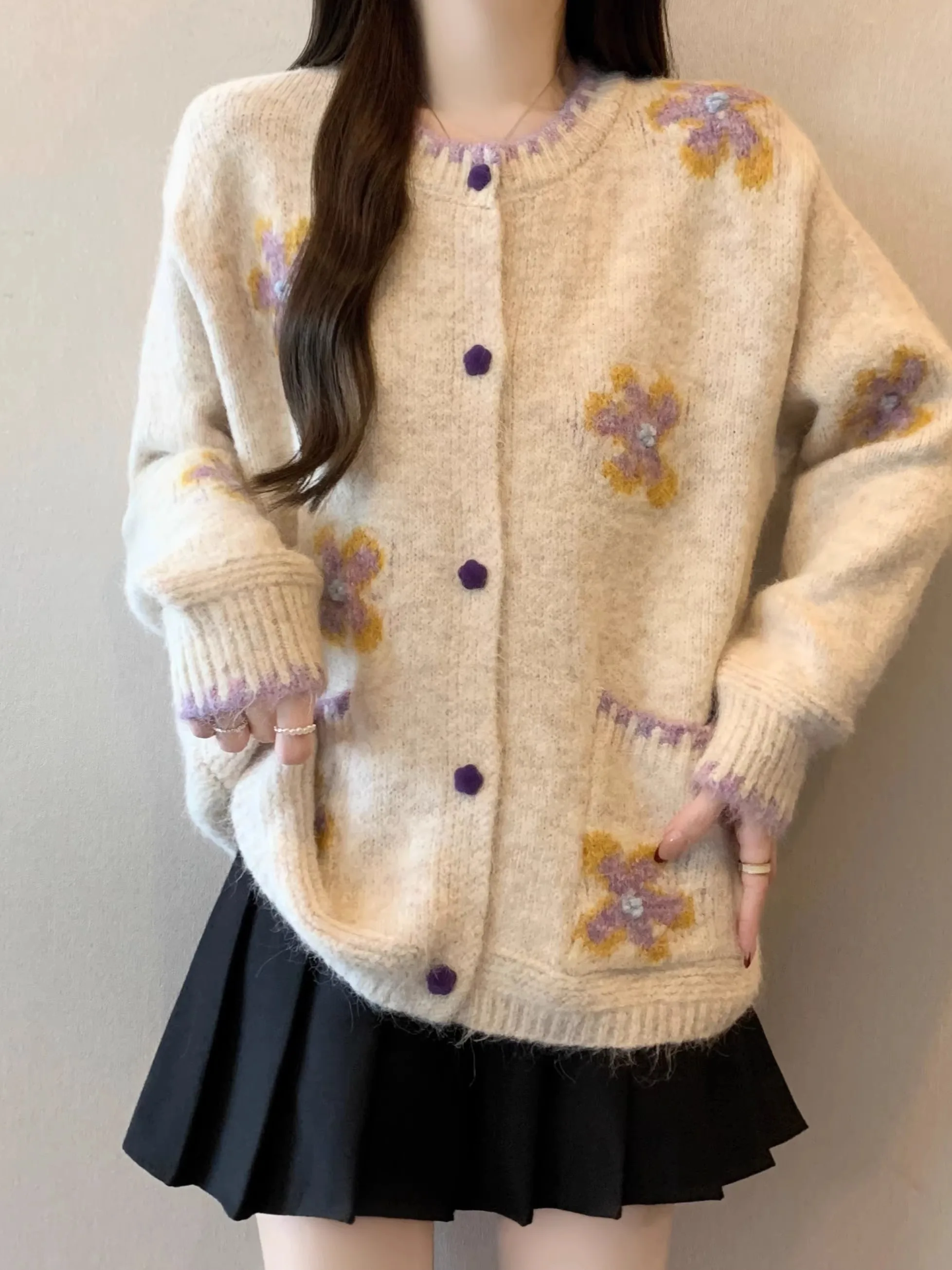 Elegant Embroidered Flower Knitted Sweater Jacket Women's Loose Fit Long Sleeve Shoulder Length Cardigan Beautiful Spring Out...
Elegant Embroidered Flower Knitted Sweater Jacket Women's Loose Fit Long Sleeve Shoulder Length Cardigan Beautiful Spring Out...