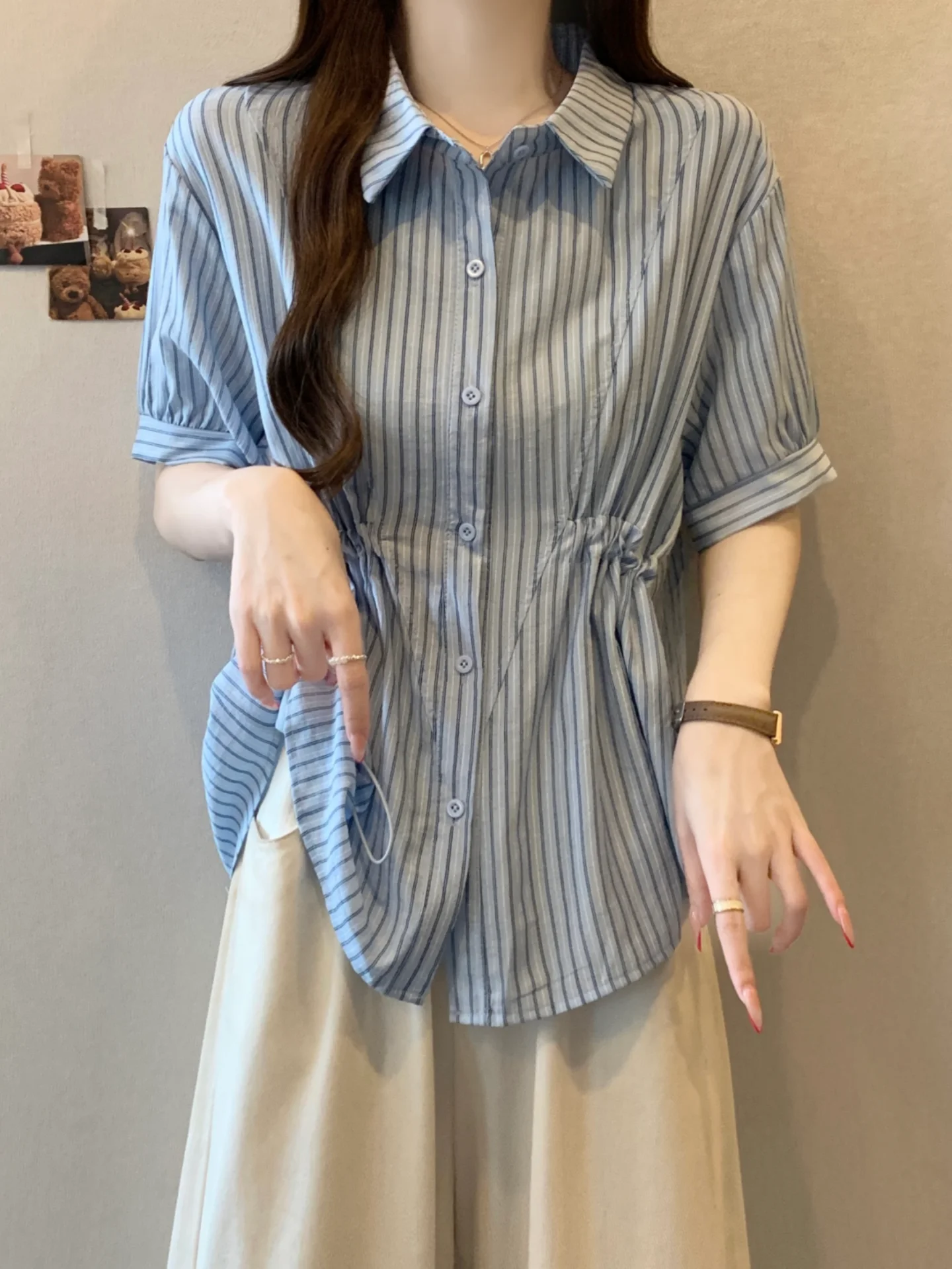 Slimming Striped Neck Short Sleeve Drawstring Waist Women's Base Shirt Summer 2026 plus Size Conceals Belly Top
Slimming Striped Neck Short Sleeve Drawstring Waist Women's Base Shirt Summer 2026 plus Size Conceals Belly Top