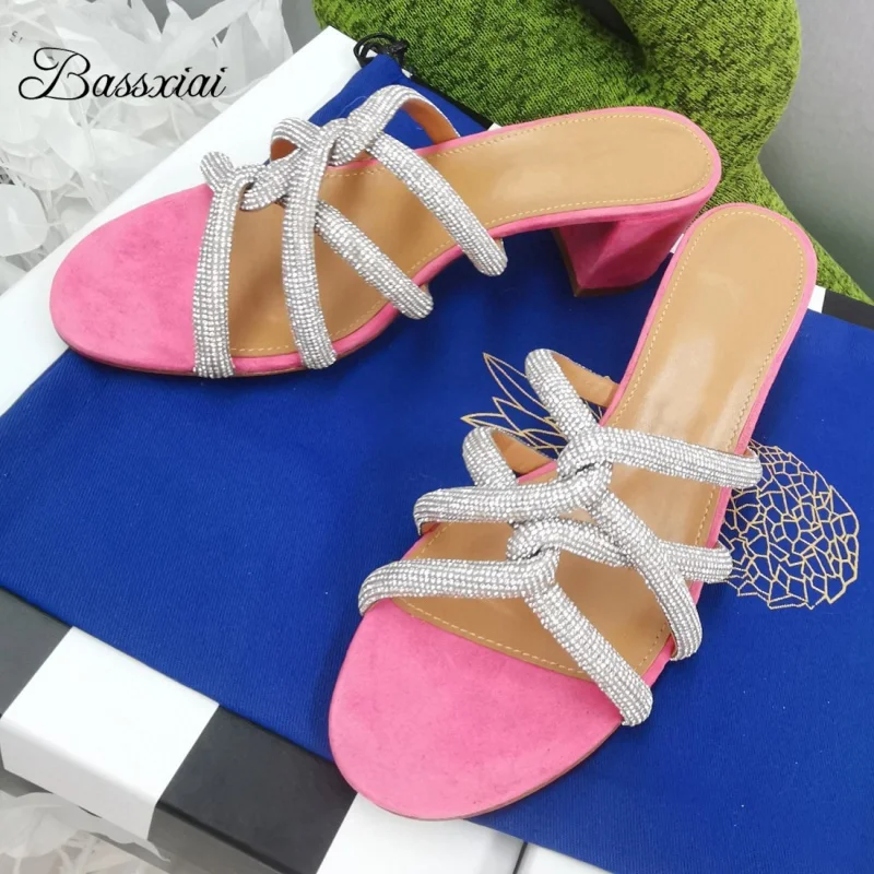Женские сандалии с узкими ремешками, украшенные драгоценными камнями и кристаллами, роскошные замшевые сандалии на среднем каблуке с босоножками без шнуровки, летние сабо
Женские сандалии с узкими ремешками, украшенные драгоценными камнями и кристаллами, роскошные замшевые сандалии на среднем каблуке с босоножками без шнуровки, летние сабо