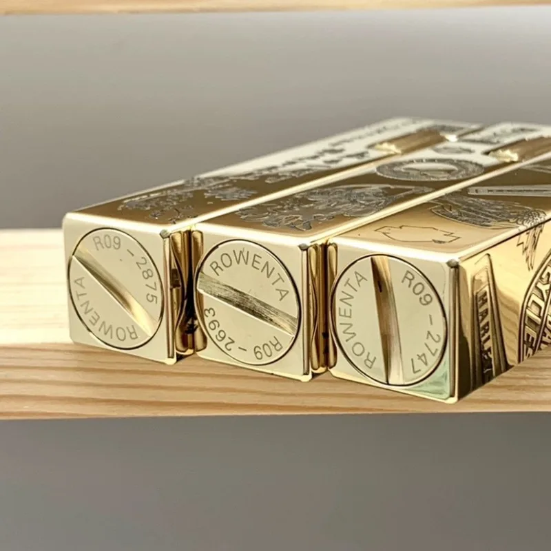 ZHURONG Handmade Brass Square Carved Kerosenes Lighter Fashion Personalized Grinding Wheel Windproof Lighter Men's Gift Gadgets
ZHURONG Handmade Brass Square Carved Kerosenes Lighter Fashion Personalized Grinding Wheel Windproof Lighter Men's Gift Gadgets