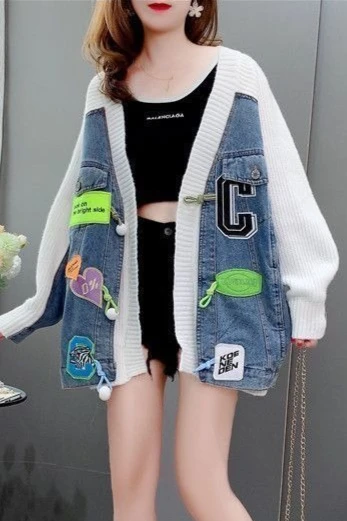 Женская хлопковая куртка свободного кроя с V-образным вырезом и вязаными элементами из денима, коллекция Осень/Зима 2026
Женская хлопковая куртка свободного кроя с V-образным вырезом и вязаными элементами из денима, коллекция Осень/Зима 2026