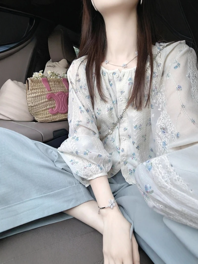 Floral Print Chiffon Lace Bubble Sleeve Doll Shirt Women's Summer Beautiful Small Design Sun Protection Top Casual Style Loos...
Floral Print Chiffon Lace Bubble Sleeve Doll Shirt Women's Summer Beautiful Small Design Sun Protection Top Casual Style Loos...