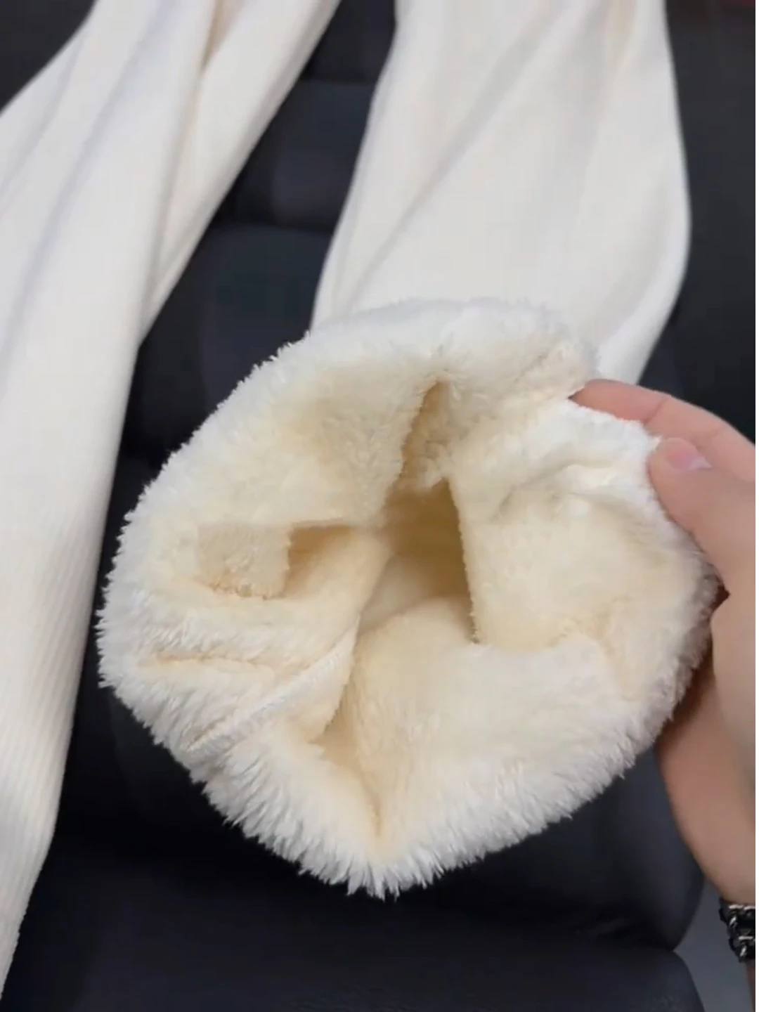 Мужские брюки из утолщенного бархатного флиса, зимние уличные брюки с прямым кроем, устойчивые к холоду, на флисовой подкладке, теплые хлопковые брюки
Мужские брюки из утолщенного бархатного флиса, зимние уличные брюки с прямым кроем, устойчивые к холоду, на флисовой подкладке, теплые хлопковые брюки