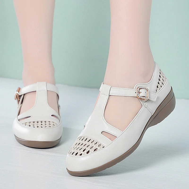 New Plus Size 34-43 Fashion Elegant Round Head Cutout Hole Shoes Summer Platform 2026 Flats Genuine Leather Sandals Office Mom
New Plus Size 34-43 Fashion Elegant Round Head Cutout Hole Shoes Summer Platform 2026 Flats Genuine Leather Sandals Office Mom