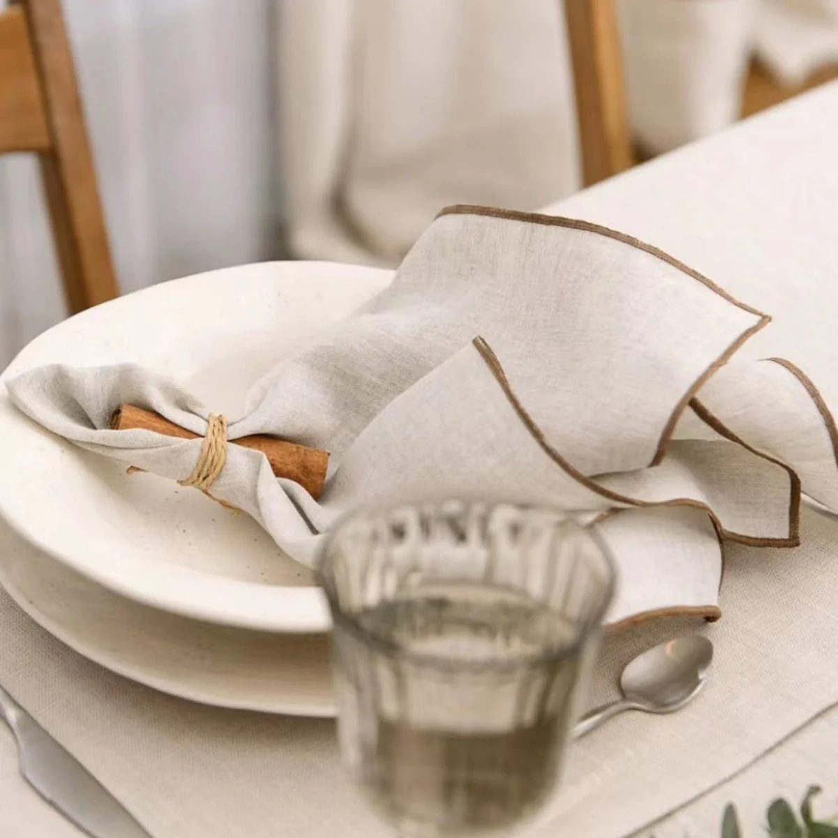 100% Cotton-Linen Blend Napkins - Soft Breathable Dinner Napkins for Home Kitchen Restaurant Party Table Decoration 6pcs 40x40cm
100% Cotton-Linen Blend Napkins - Soft Breathable Dinner Napkins for Home Kitchen Restaurant Party Table Decoration 6pcs 40x40cm