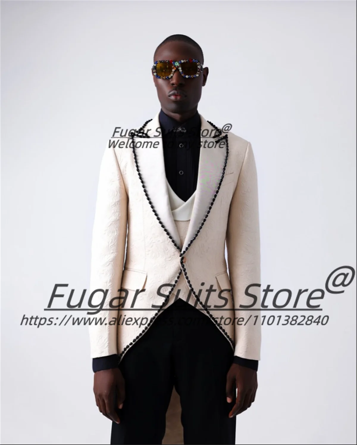 Luxuly Jacquard Beige Men Suits Shiny Beadwork Slim Fit Male Prom Blazers Customized Groom Wedding Tuxedos 2Pcs Sets Ropa Hombre
Luxuly Jacquard Beige Men Suits Shiny Beadwork Slim Fit Male Prom Blazers Customized Groom Wedding Tuxedos 2Pcs Sets Ropa Hombre