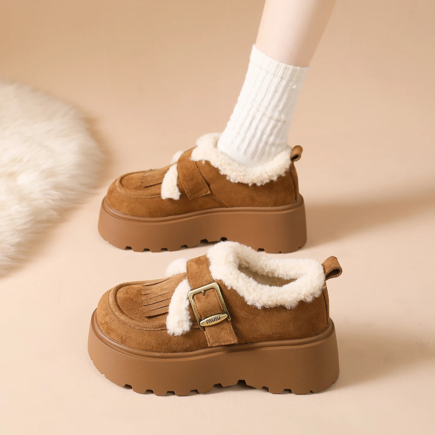 Теплая женская обувь на толстой подкладке, осень-зима 2025, новые стильные лоферы на платформе, женская повседневная хлопковая обувь
Теплая женская обувь на толстой подкладке, осень-зима 2025, новые стильные лоферы на платформе, женская повседневная хлопковая обувь