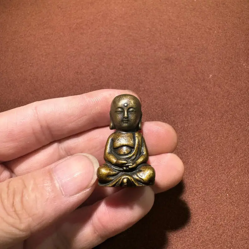Antique copper collection mini monk Buddha statue handle piece Zen inspired ornament home Retro decoration
Antique copper collection mini monk Buddha statue handle piece Zen inspired ornament home Retro decoration
