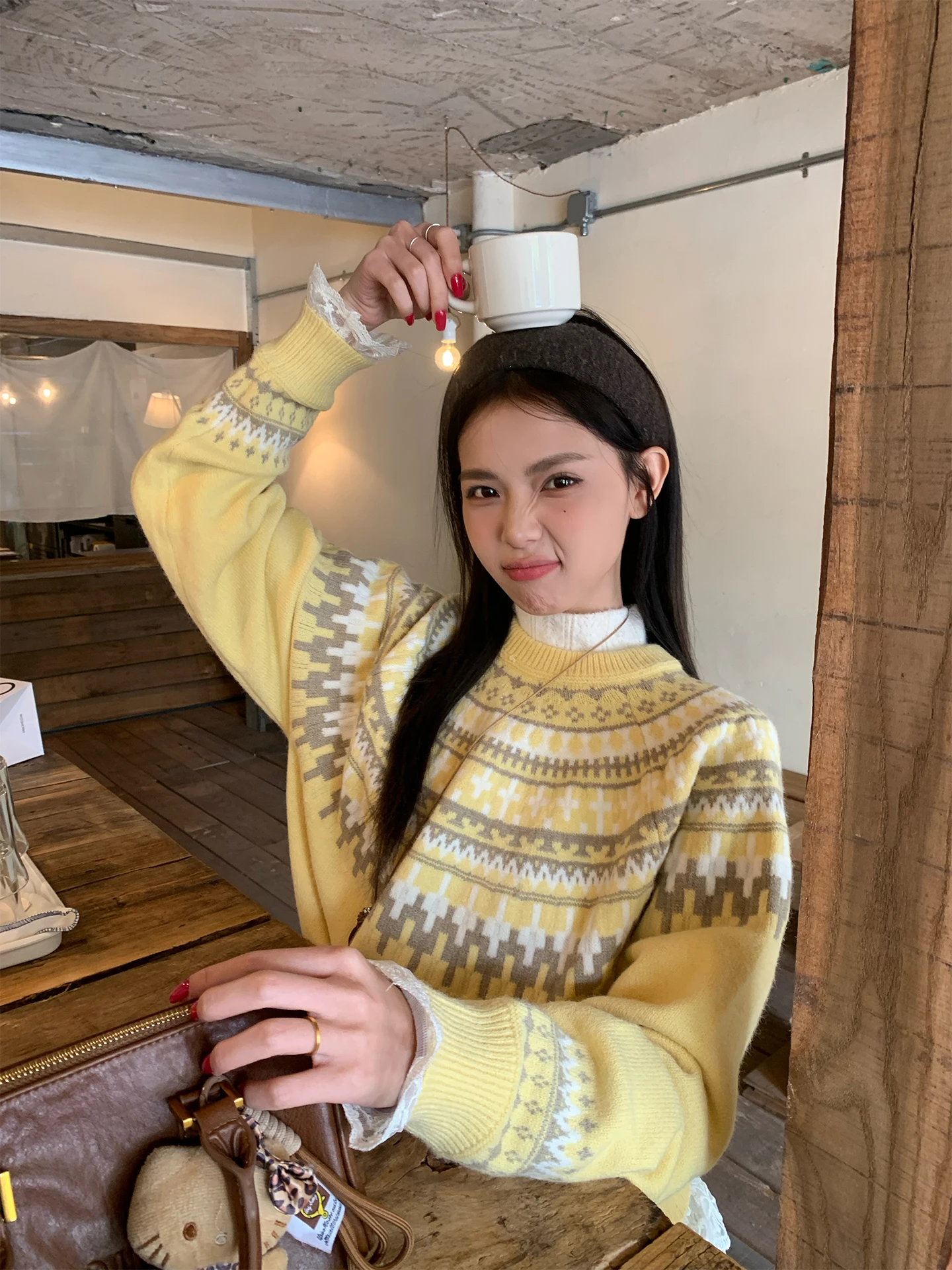 Свободный вязаный свитер женский желтого цвета, зимний, в корейском стиле, повседневный, облегающий, мягкий, длинный, с круглым вырезом, свитер
Свободный вязаный свитер женский желтого цвета, зимний, в корейском стиле, повседневный, облегающий, мягкий, длинный, с круглым вырезом, свитер