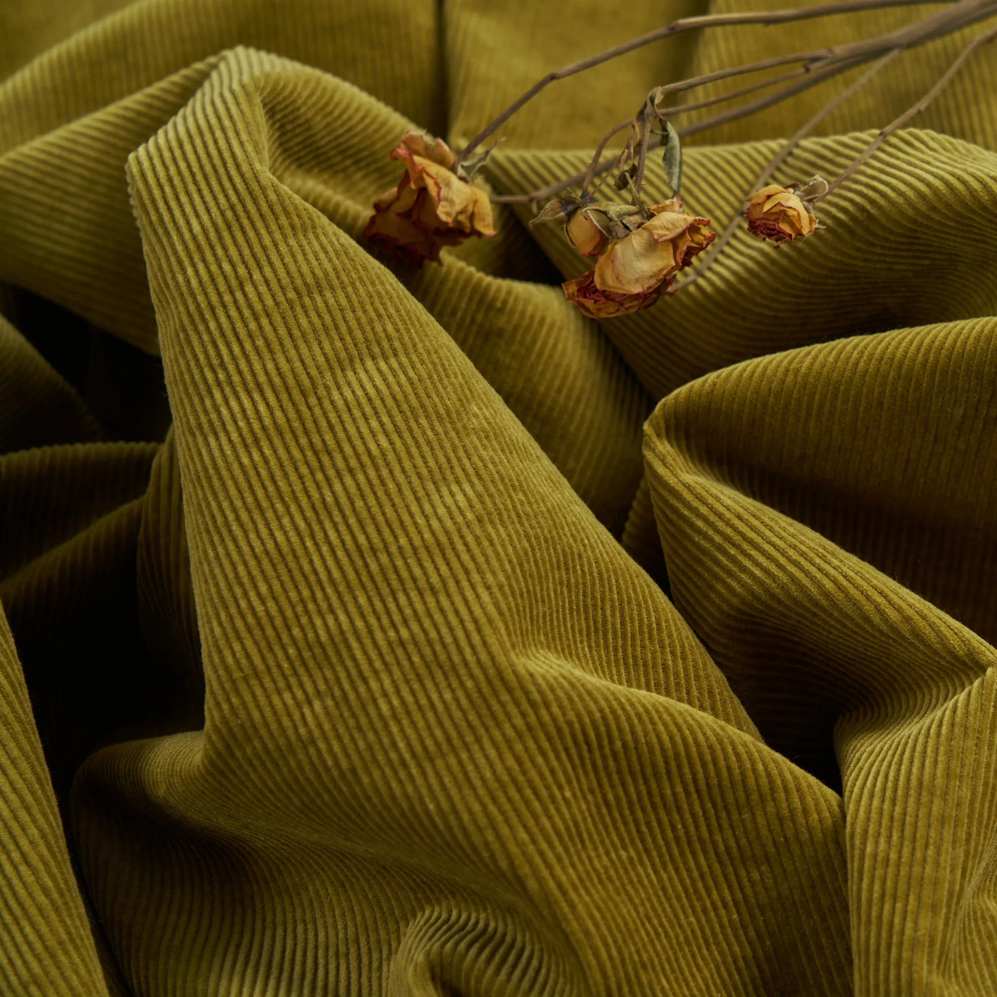Autumn and winter thickened cotton sewing High density sand washed corduroy fabric Shirt, trousers, windbreaker, coat material
Autumn and winter thickened cotton sewing High density sand washed corduroy fabric Shirt, trousers, windbreaker, coat material