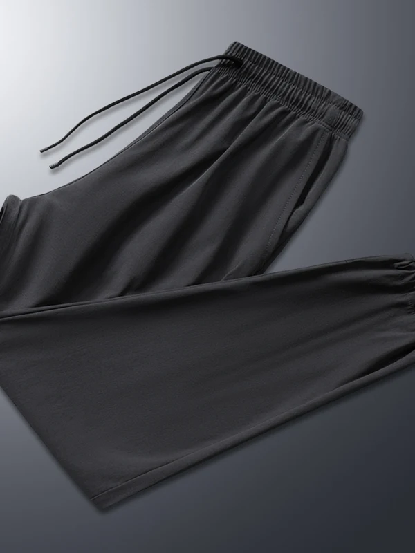 Мужские летние новые брюки из ледяного шелка: дышащие, быстросохнущие, укороченные (до щиколотки), повседневные, молодежные, с эластичными манжетами, охлаждающие, длинные.
Мужские летние новые брюки из ледяного шелка: дышащие, быстросохнущие, укороченные (до щиколотки), повседневные, молодежные, с эластичными манжетами, охлаждающие, длинные.