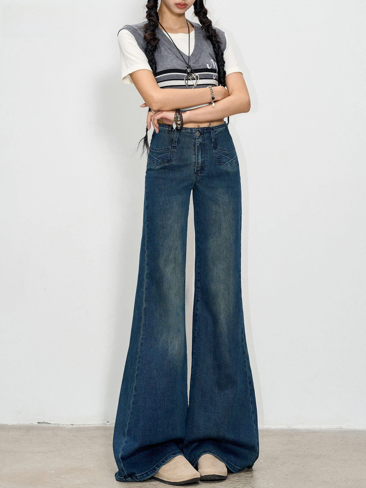 American Style High Waist Wide Leg Denim Jeans Women's Retro Blue High Waist Loose Slimming Design Sensation Micro Flared Pants
American Style High Waist Wide Leg Denim Jeans Women's Retro Blue High Waist Loose Slimming Design Sensation Micro Flared Pants