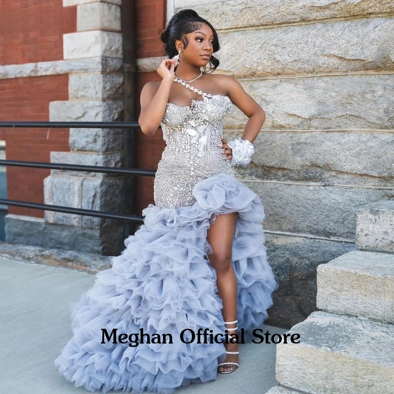 Luxury Sparkly Customized 2025 Grey Long Mermaid Prom Dress For Black Girls Ruffles High Slit Crystal Beaded African Party Gown
Luxury Sparkly Customized 2025 Grey Long Mermaid Prom Dress For Black Girls Ruffles High Slit Crystal Beaded African Party Gown