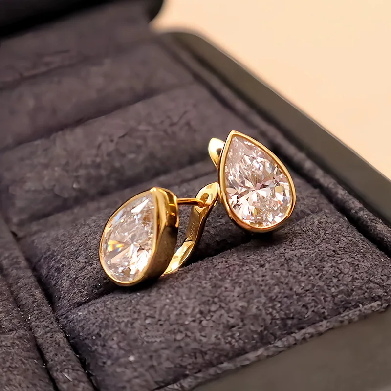 Luxury 6x8mm High-Carbon Diamonds Women Wedding Stud Earrings - Engagement Anniversary Gold Plated Jewelry Gift
Luxury 6x8mm High-Carbon Diamonds Women Wedding Stud Earrings - Engagement Anniversary Gold Plated Jewelry Gift