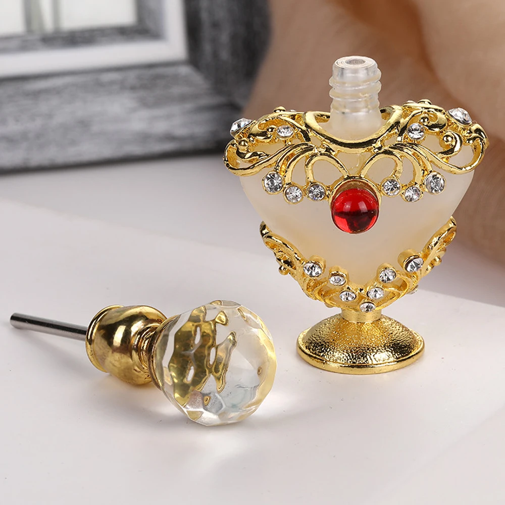Vintage Perfume Refill Bottle 5ml Arab Dubai Style Handmade Diamond Parfume Refillable Mini Empty Dropper Essential Oil Bottle
Vintage Perfume Refill Bottle 5ml Arab Dubai Style Handmade Diamond Parfume Refillable Mini Empty Dropper Essential Oil Bottle