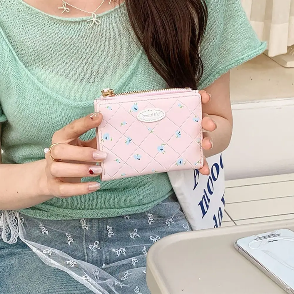 Lovely Flower Women's Wallet Short Fold Student Wallet Zipper Pu Leather Coin Purse Card Bag
Lovely Flower Women's Wallet Short Fold Student Wallet Zipper Pu Leather Coin Purse Card Bag