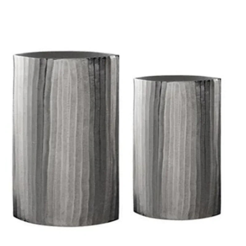 Modern vertical hammer pattern creative resin flower ware, resin handicrafts, model room, side cabinet, dried flower vase
Modern vertical hammer pattern creative resin flower ware, resin handicrafts, model room, side cabinet, dried flower vase