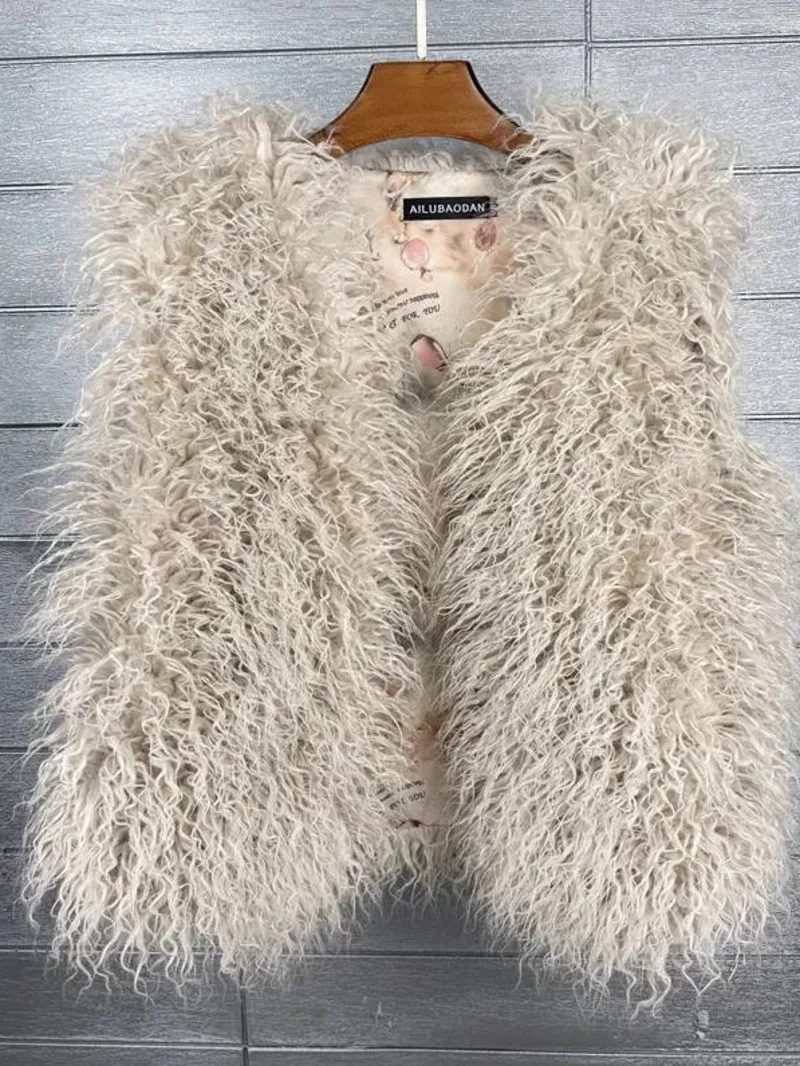 Autumn Winter 2025 Eco-Friendly Fur Women's Vest Artificial Fur Lamb Wool Warm Sleeveless Coat Fashion Clothing 267MI
Autumn Winter 2025 Eco-Friendly Fur Women's Vest Artificial Fur Lamb Wool Warm Sleeveless Coat Fashion Clothing 267MI
