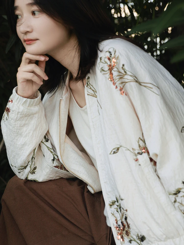 Антивозрастная хлопково-льняная короткая куртка для женщин: модная верхняя одежда с вставками на плечах, уникальный красивый топ для ранней осени
Антивозрастная хлопково-льняная короткая куртка для женщин: модная верхняя одежда с вставками на плечах, уникальный красивый топ для ранней осени