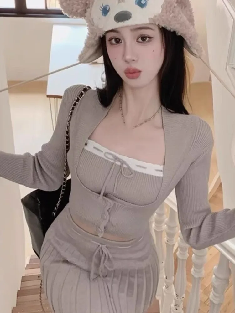 Y2k Sweet Outfits Woman Solid Knitted Cropped Korean Chic 3 Piece Set New Patchwork Vest Slim Cardigan Mini Pleated Skirt Spring
Y2k Sweet Outfits Woman Solid Knitted Cropped Korean Chic 3 Piece Set New Patchwork Vest Slim Cardigan Mini Pleated Skirt Spring