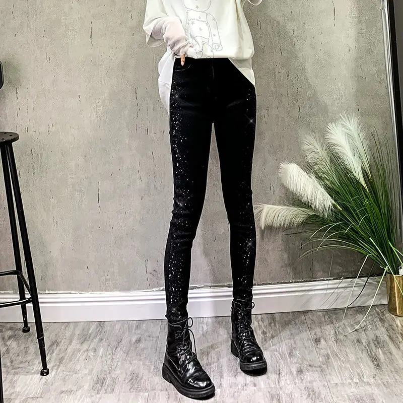 Side-ironed Diamond Jeans Women 2025 New Autumn/winter High-sized High-waist Stretchable Slimming Tight Small-foot Pencil Pants
Side-ironed Diamond Jeans Women 2025 New Autumn/winter High-sized High-waist Stretchable Slimming Tight Small-foot Pencil Pants