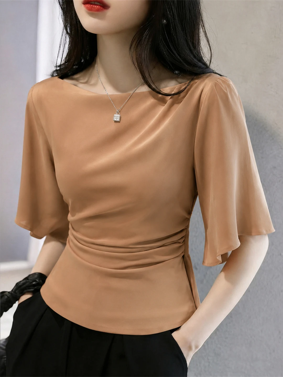 Retro Stylish round Neck Pullover Top Skin-friendly Korean Style Commute Fashion Small Crowd Silk Shirt Summer 2026
Retro Stylish round Neck Pullover Top Skin-friendly Korean Style Commute Fashion Small Crowd Silk Shirt Summer 2026