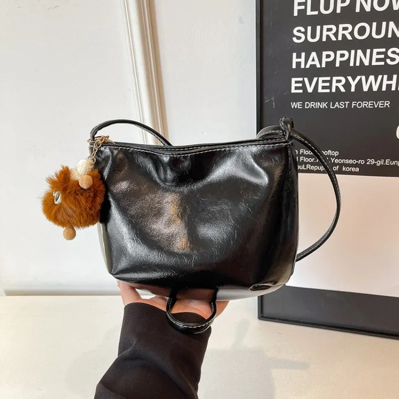 Large Space Ladies Diaper Bag Trendy Designer Aesthetic Classic Elegant Sewing Practical Carry Bag
Large Space Ladies Diaper Bag Trendy Designer Aesthetic Classic Elegant Sewing Practical Carry Bag