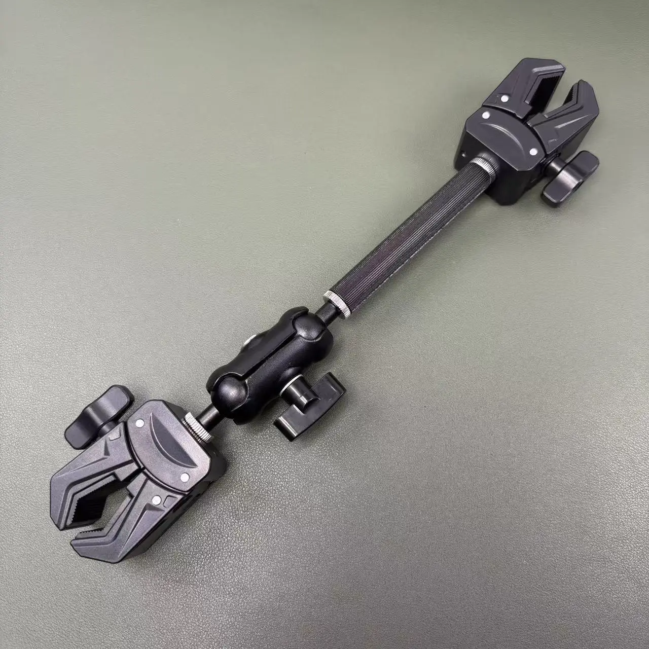 Aluminum Rod Metal Joint And Universal Desk Round Tube Mount Fixed Clip Dual Head Clamp 360° Rotatable Multifunction Stand
Aluminum Rod Metal Joint And Universal Desk Round Tube Mount Fixed Clip Dual Head Clamp 360° Rotatable Multifunction Stand