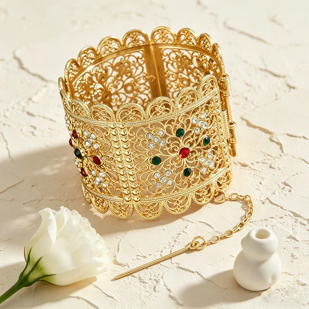 Luxury Filigree Wide Bangle Golden Plated With Crystal Gemstone Inlay Ethnic Bridal Bracelet For Wedding Party
Luxury Filigree Wide Bangle Golden Plated With Crystal Gemstone Inlay Ethnic Bridal Bracelet For Wedding Party