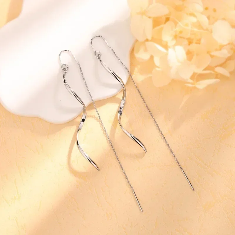 S925 Sterling Silver Long Chain Wave Tassel Stud Earring for Women Classic Fine Jewelry Light Luxury Elegant Accessories
S925 Sterling Silver Long Chain Wave Tassel Stud Earring for Women Classic Fine Jewelry Light Luxury Elegant Accessories