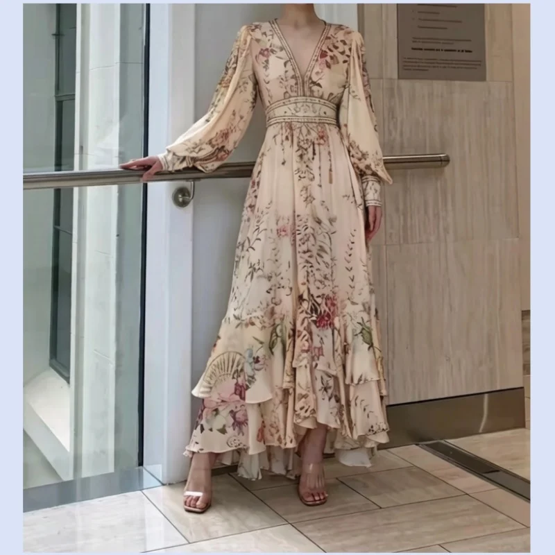 Australian noblewoman bohemian champagne crystal rhinestone embellished V-neck silk cake long dress
Australian noblewoman bohemian champagne crystal rhinestone embellished V-neck silk cake long dress