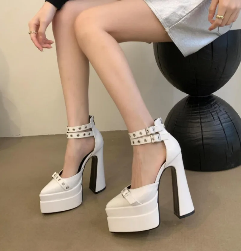 Summer New Style Women Sandal Buckle Strap PU 14CM Square Heels Summer New Fashion Sexy Mature Rome Pointed Toe Women Shoes
Summer New Style Women Sandal Buckle Strap PU 14CM Square Heels Summer New Fashion Sexy Mature Rome Pointed Toe Women Shoes