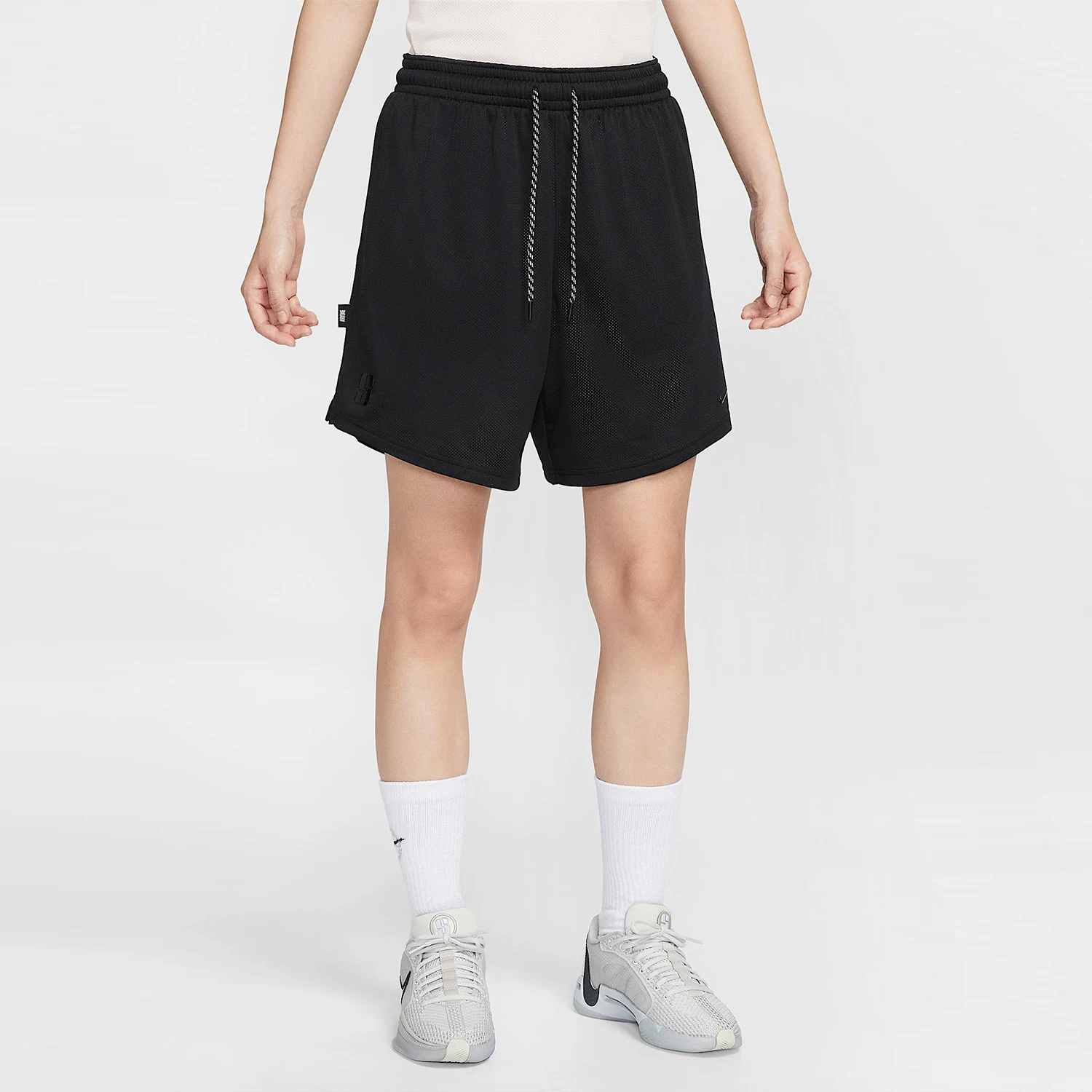 Оригинальные женские двусторонние баскетбольные шорты Nike Sabrina Dri FIT IF3351-010
Оригинальные женские двусторонние баскетбольные шорты Nike Sabrina Dri FIT IF3351-010