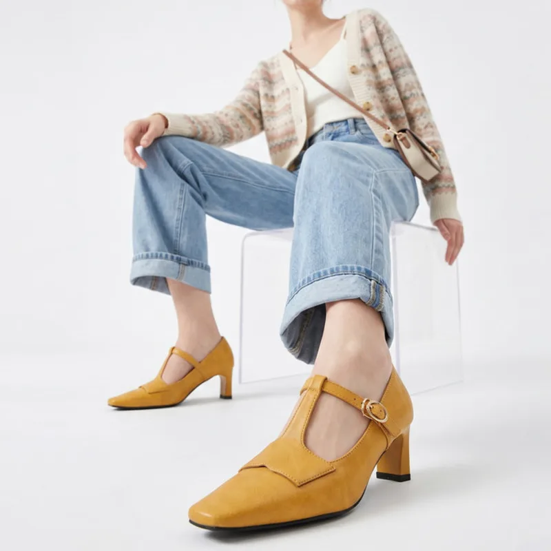 2026 Women Mary Jane Shoes Yellow Genuine Leather Square Toe T-Strap Buckle Chunky Heel Pumps Elegant Casual Office Shoes
2026 Women Mary Jane Shoes Yellow Genuine Leather Square Toe T-Strap Buckle Chunky Heel Pumps Elegant Casual Office Shoes
