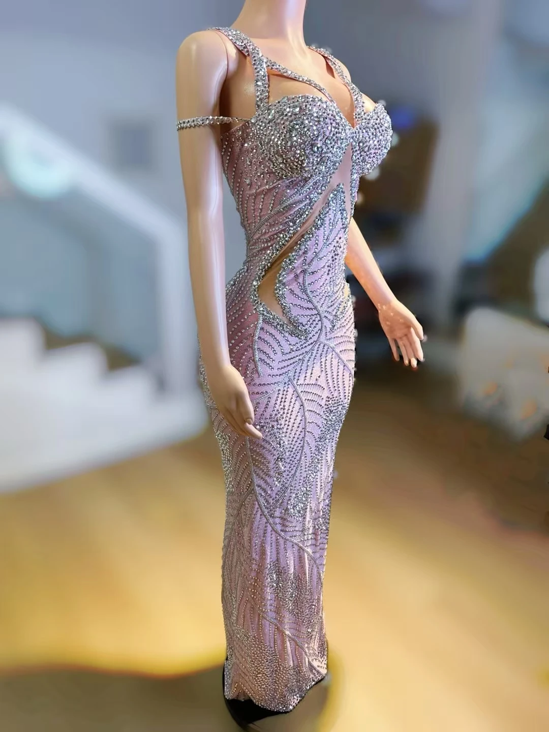 Huanxiang Luxury Women Evening Gown Suspender Hollowed Out Mesh Diamond Dress Wedding Party Cocktail Prom Gowns Formal Dress
Huanxiang Luxury Women Evening Gown Suspender Hollowed Out Mesh Diamond Dress Wedding Party Cocktail Prom Gowns Formal Dress