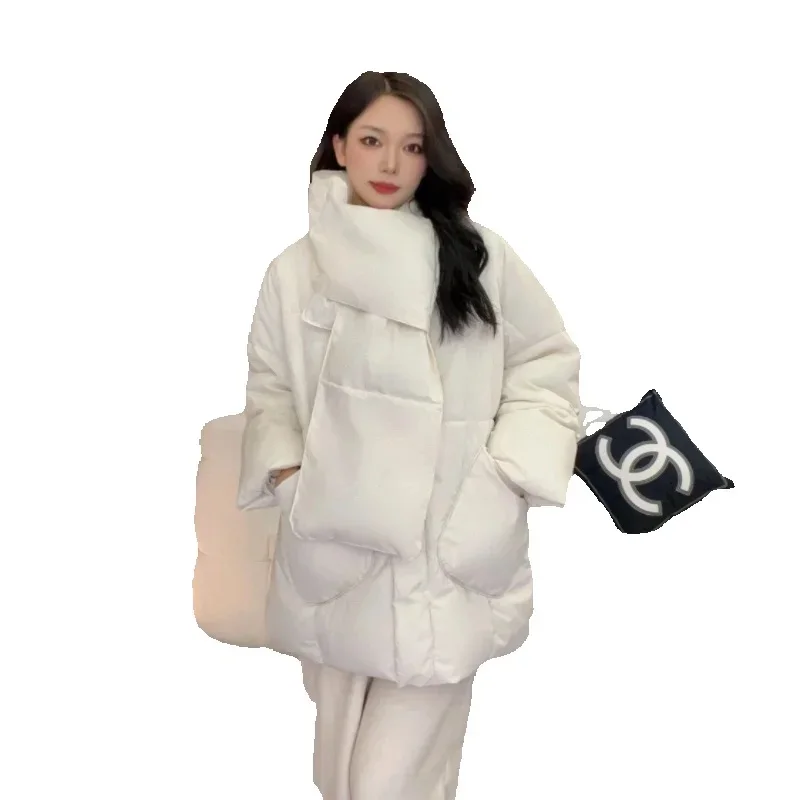 Осенне-зимняя утепленная хлопковая куртка для женщин, новинка 2025, модное свободное повседневное хлопковое пальто, однотонная верхняя одежда с воротником, женская
Осенне-зимняя утепленная хлопковая куртка для женщин, новинка 2025, модное свободное повседневное хлопковое пальто, однотонная верхняя одежда с воротником, женская