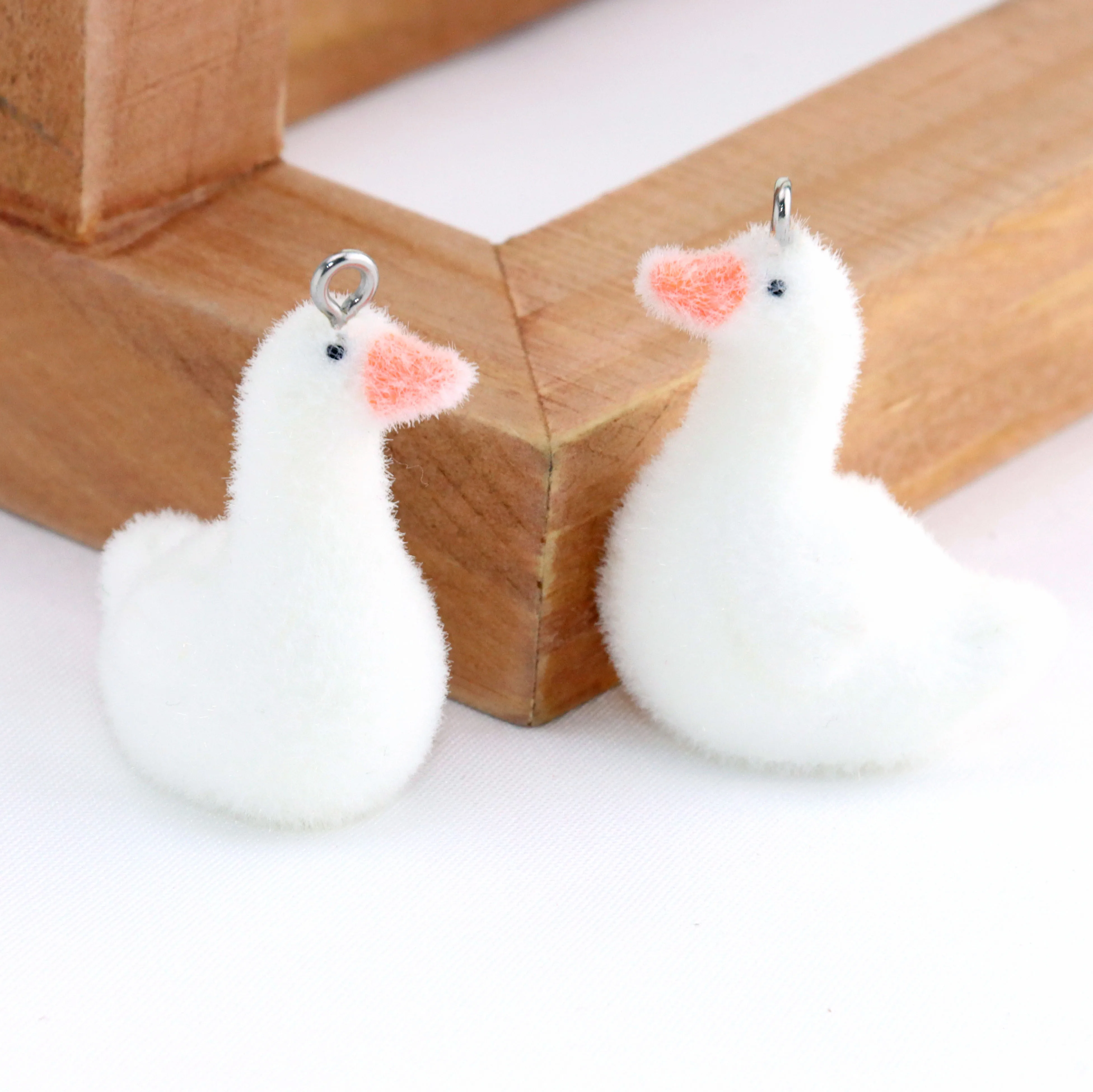 5Pcs Resin Flocked Duck DIY Handmade Jewelry Keychain Handmade Bracelet Bag Accessories Materials
5Pcs Resin Flocked Duck DIY Handmade Jewelry Keychain Handmade Bracelet Bag Accessories Materials