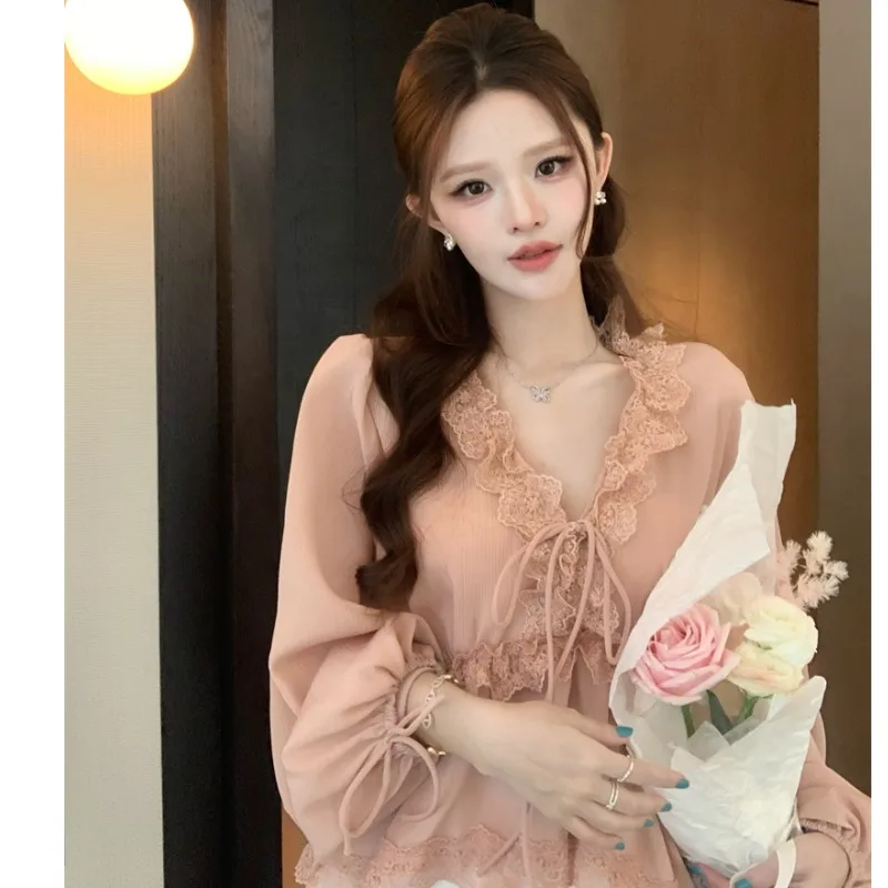Lace Lantern Sleeve Top Women's Summer New Lightweight Breathable Sun Protection Ruffle Shirt Mixed Fiber Texture Sensation
Lace Lantern Sleeve Top Women's Summer New Lightweight Breathable Sun Protection Ruffle Shirt Mixed Fiber Texture Sensation