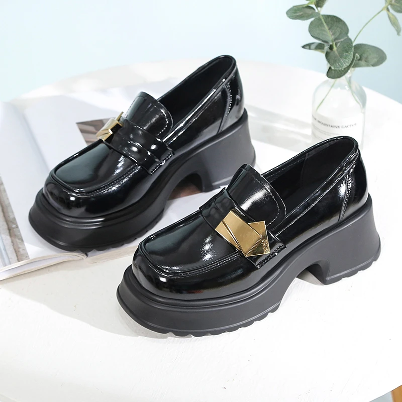 2023 New Women Loafers Fashion British Style Casual Shoes Metal Decoration Trend Leather Shoes Convenient Slip on Walking Shoes
2023 New Women Loafers Fashion British Style Casual Shoes Metal Decoration Trend Leather Shoes Convenient Slip on Walking Shoes