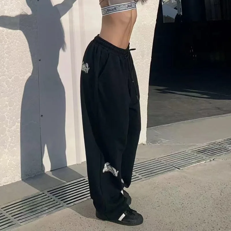 Aesthetic Black Loose Casual Jazz Dance Unisex Pants Hip Hop Letter Print Wide Leg Drawstring Sweatpants Women Y2k Grunge Pants
Aesthetic Black Loose Casual Jazz Dance Unisex Pants Hip Hop Letter Print Wide Leg Drawstring Sweatpants Women Y2k Grunge Pants