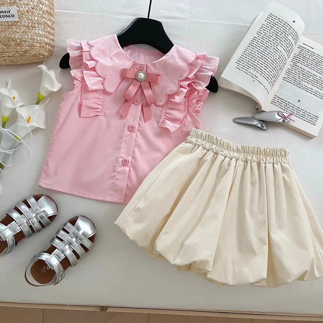 2025 New Girls Little Flying Sleeve Shirt Girls Flower Bud Pants Two Piece Set Fashion Baby Sweet Set Children Clothing
2025 New Girls Little Flying Sleeve Shirt Girls Flower Bud Pants Two Piece Set Fashion Baby Sweet Set Children Clothing