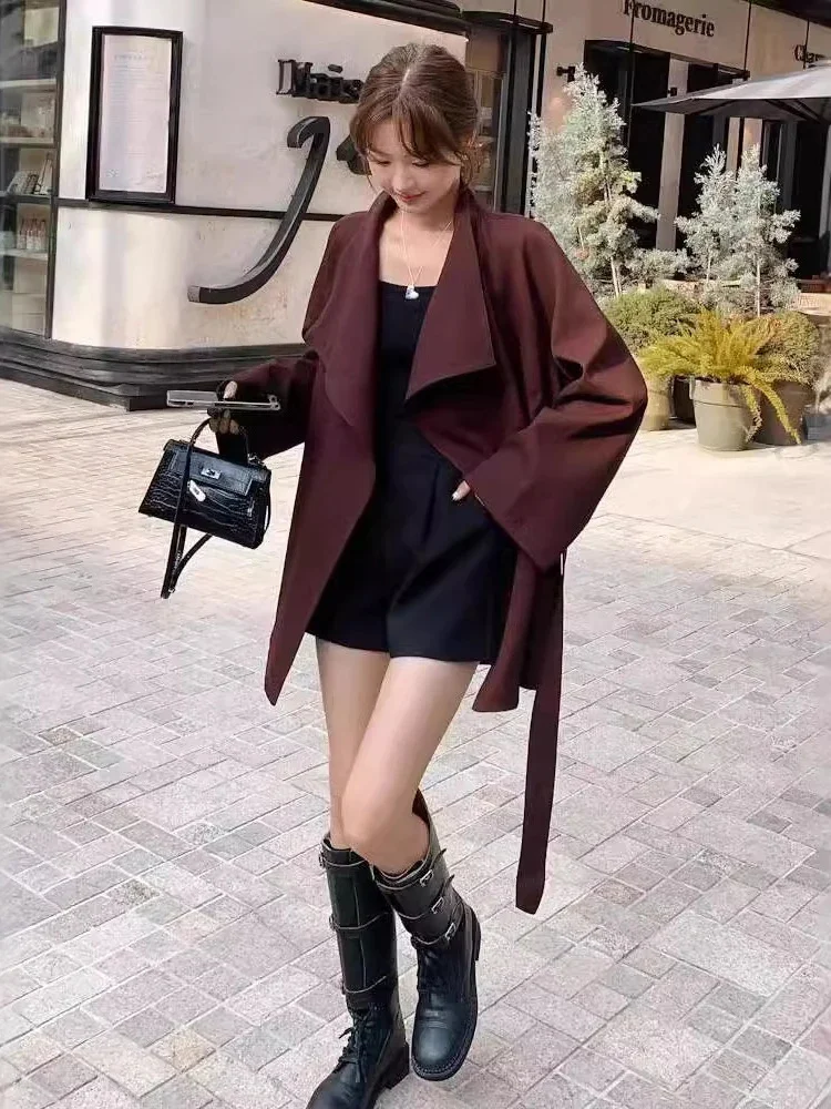 Women's Fashion Windbreaker 2025 Spring New Single Button Full Sleeves Solid Color Belt Coats Streetwear 2DC1254
Women's Fashion Windbreaker 2025 Spring New Single Button Full Sleeves Solid Color Belt Coats Streetwear 2DC1254
