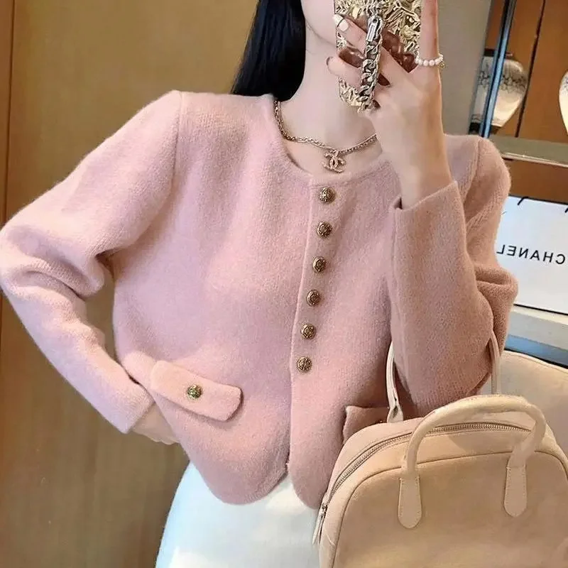 Xiaoxiangfeng New O-neck Fashion Knitted Cardigan Jacket Spring Autumn Soft Short Sweater Coat Loose Solid Cardigan Sweater
Xiaoxiangfeng New O-neck Fashion Knitted Cardigan Jacket Spring Autumn Soft Short Sweater Coat Loose Solid Cardigan Sweater