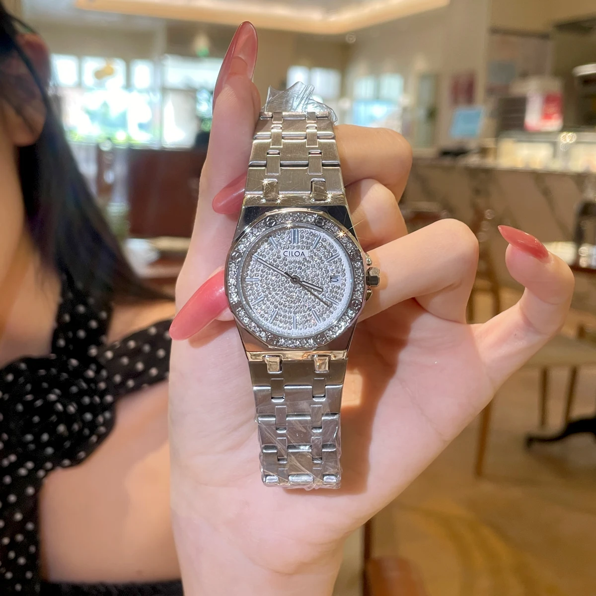Large dial high-end watch for women luxury brand high-quality stainless steel strap women's watch waterproof quartz watch
Large dial high-end watch for women luxury brand high-quality stainless steel strap women's watch waterproof quartz watch